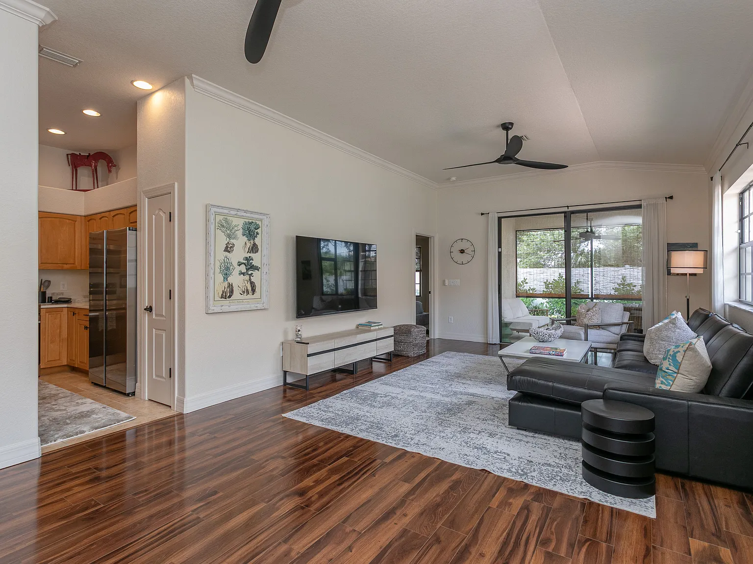 2 bed, 1540 sqft, $2,985 — Photo 2