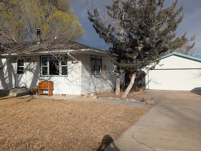 424 S Impala Dr — Photo 1