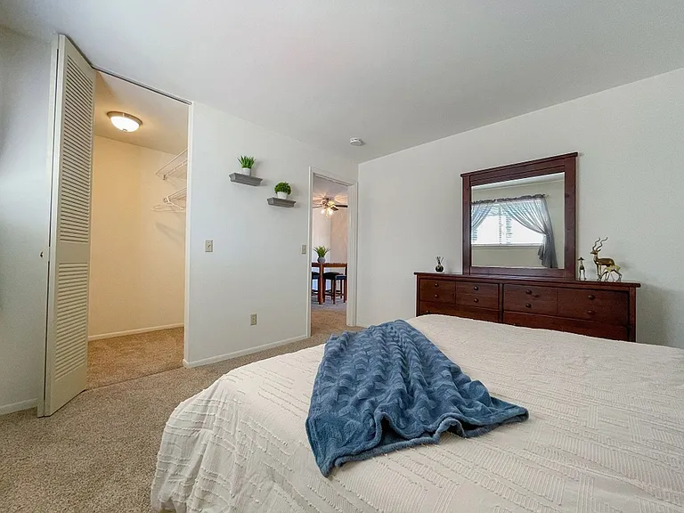 Country Meadows Apartments — Photo 51