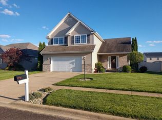 1504 Santa Fe Rd, Washington, IL 61571