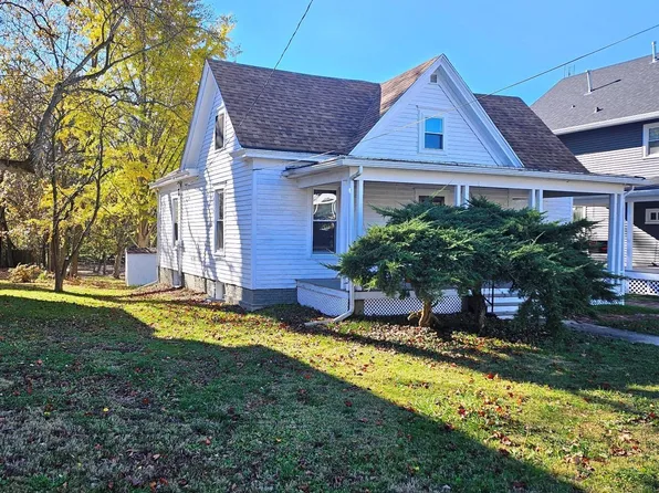 517 E 2nd South St, Carlinville, IL 62626