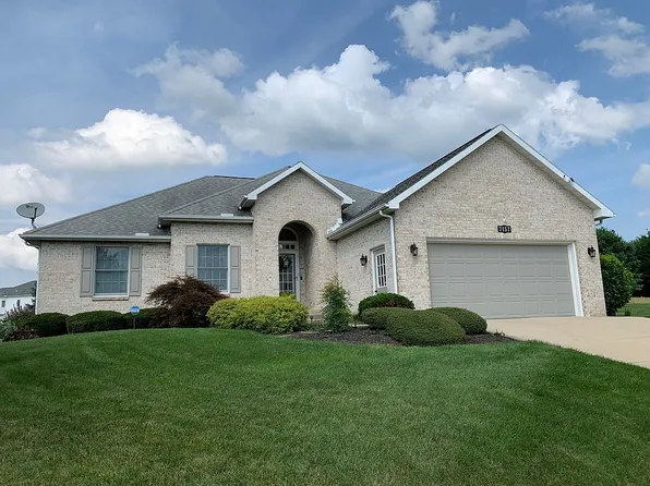 7157 Fairway Dr S, Fayetteville, PA 17222