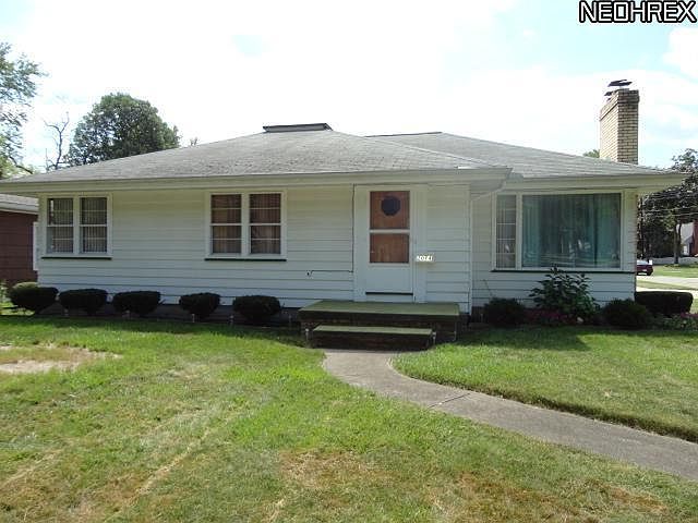 1st image of 2074 Woodland St NE