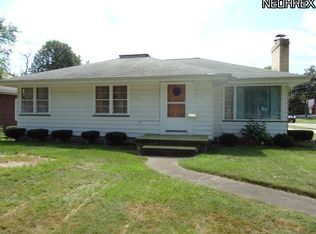 2074 Woodland St NE, Warren, OH
