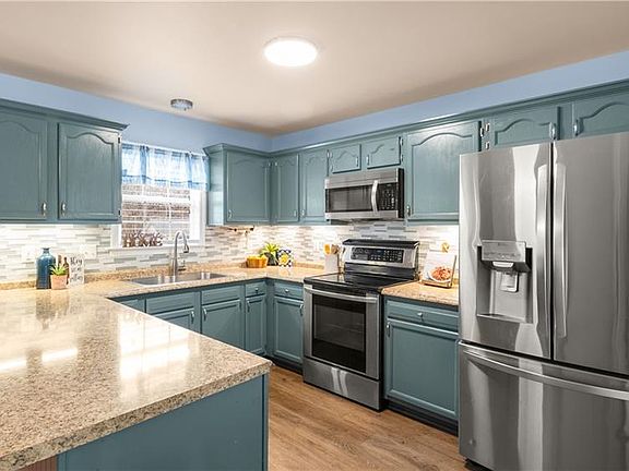 4th image of 4215 Water Oak Ct