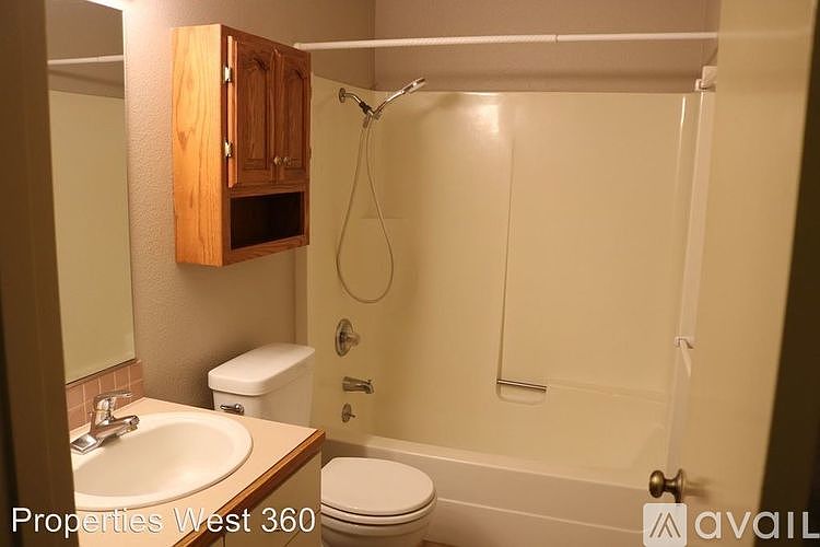 2nd image of 10415 SE 14th St #10415