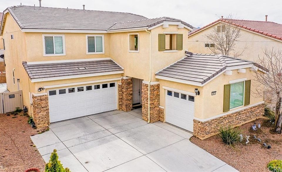 1st image of 15815 Barrel Cactus Ln
