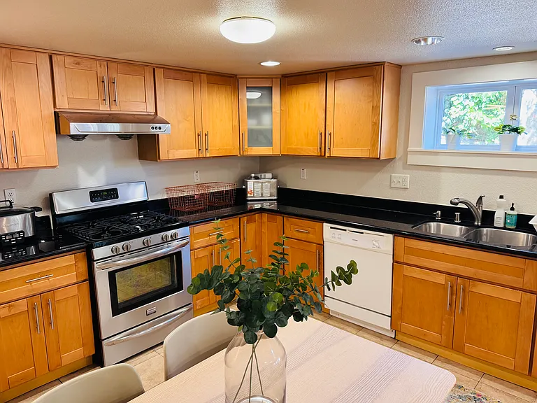 206 Sunnyside Ave #A — Photo 6