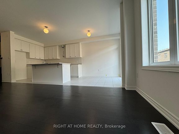 4th image of 60 Singhampton Rd