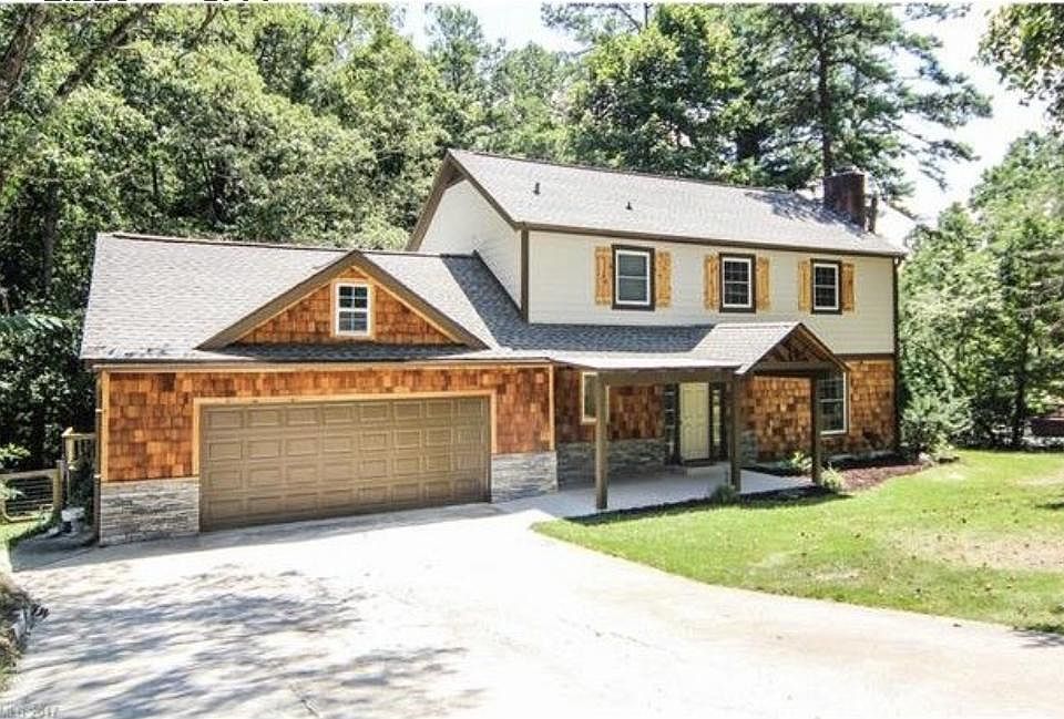 1st image of 4 Beechwood Lakes Dr