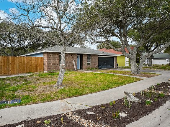 2nd image of 103 Pelican Ave