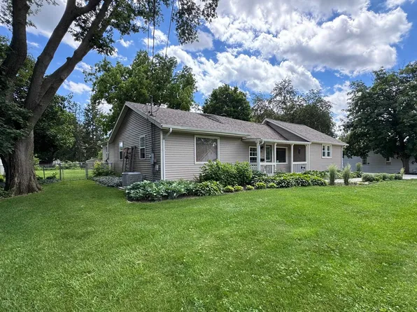 512 W Franklin St, Rockton, IL 61072