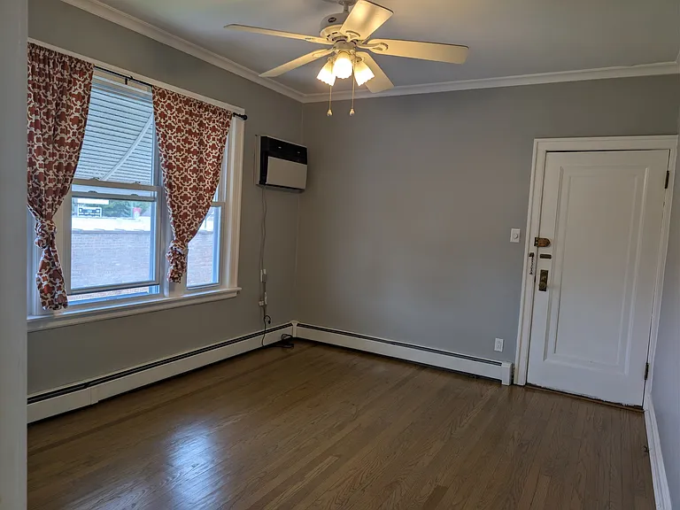 7041 W Addison St #2R — Photo 3