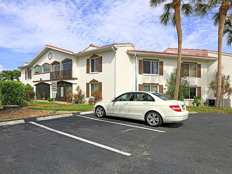 11921 Seabreeze Cove Ln — Photo 45