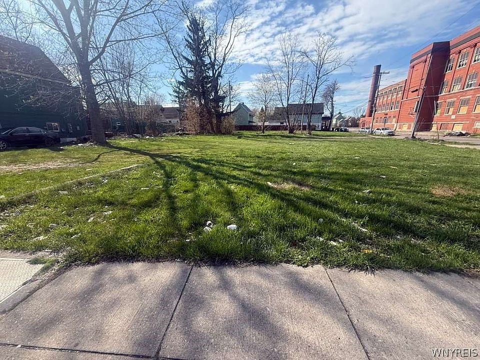 2nd image of 1387 Broadway St Lot 2