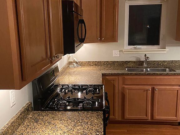 4th image of 39W924 Wellington Way