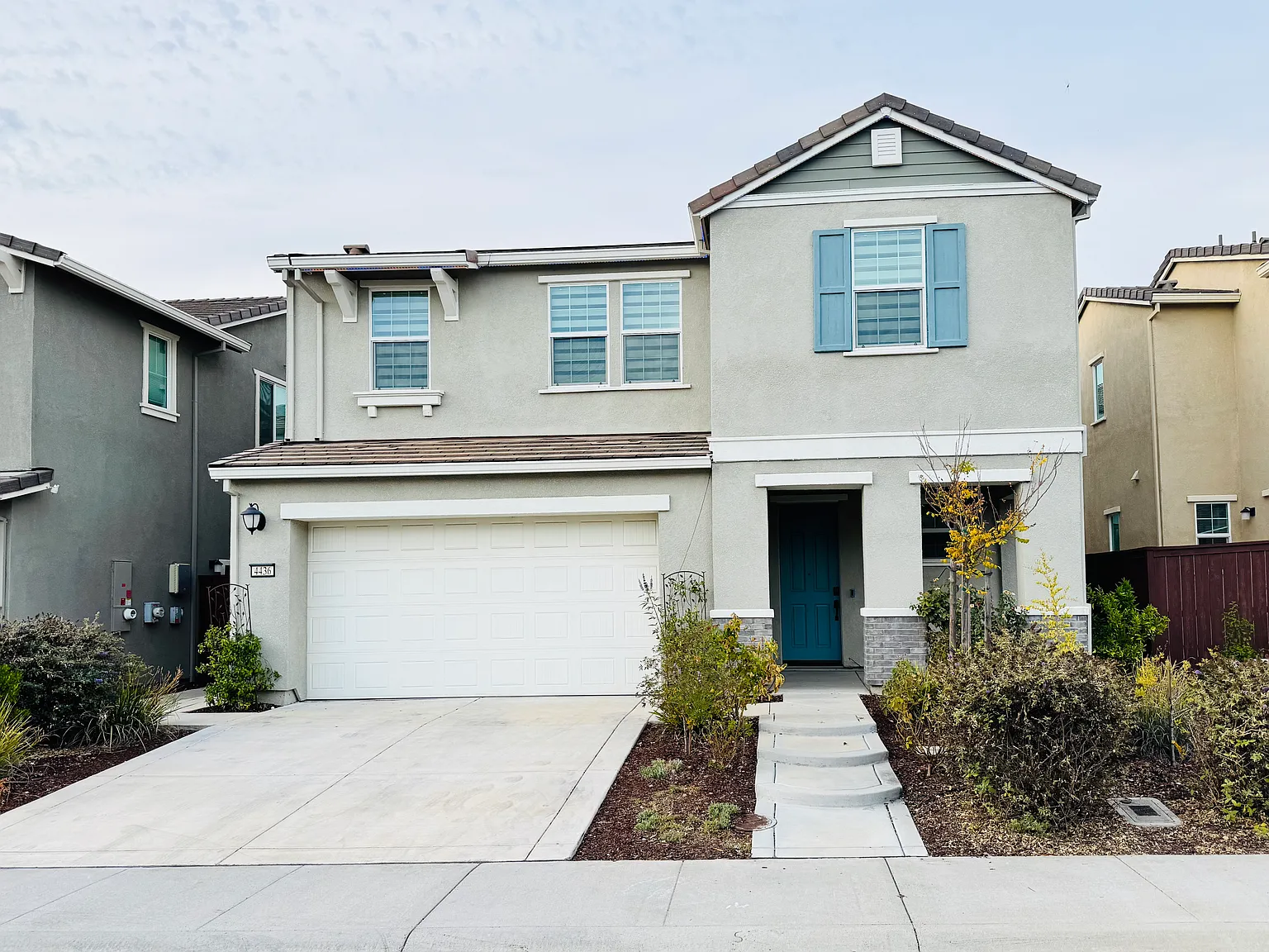 4 bed, 2.5 bath, 1945 sqft, $3,150 — Photo 1