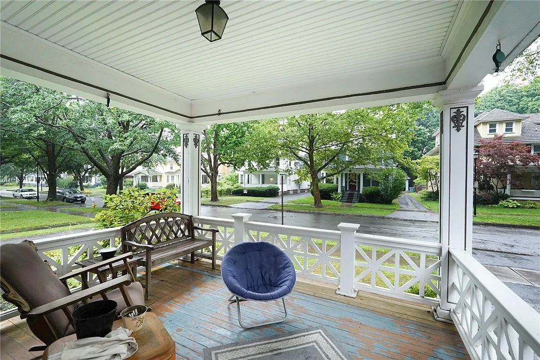 2 bed, 2.0 bath, 1400 sqft, $2,200 — Photo 2