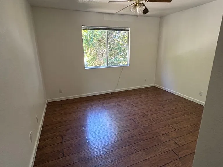 7478 Santa Ysabel Ave #E — Photo 9