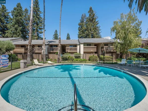 2742 Oak Rd APT 196, Walnut Creek, CA 94597