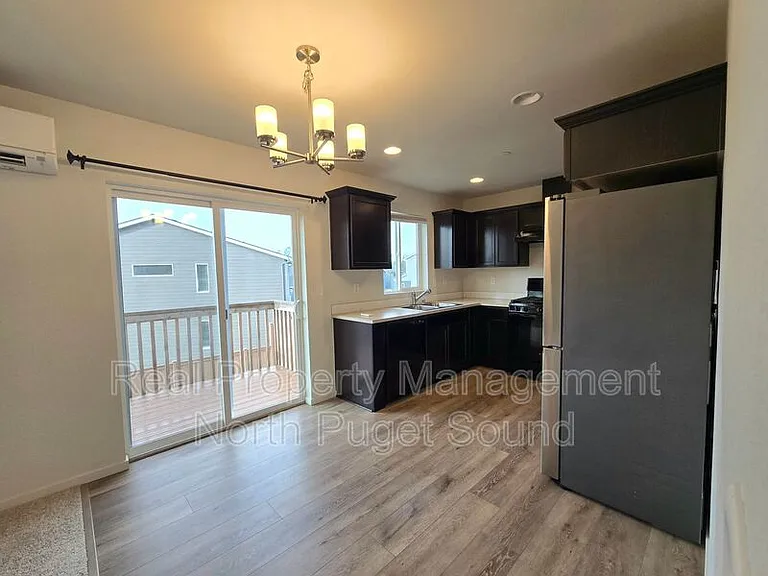 4306 68th Dr NE — Photo 1