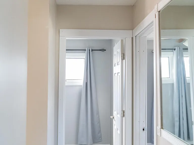 4340 Maplegrove Dr — Photo 10