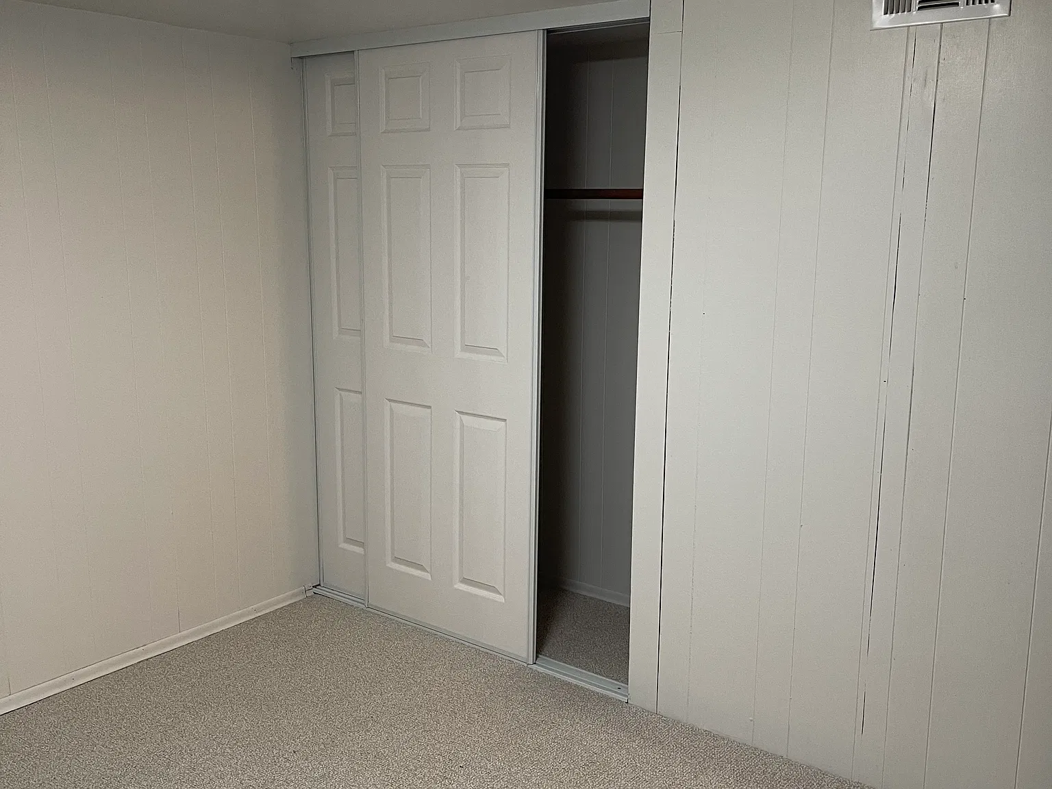 2 bed, 1200 sqft, $2,300 — Photo 4