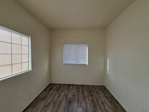 3rd image of 4730 E Craig Rd Unit 1028