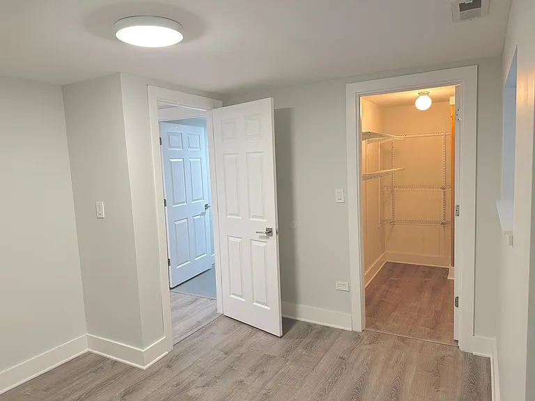 2440 W Iowa St #1F — Photo 20