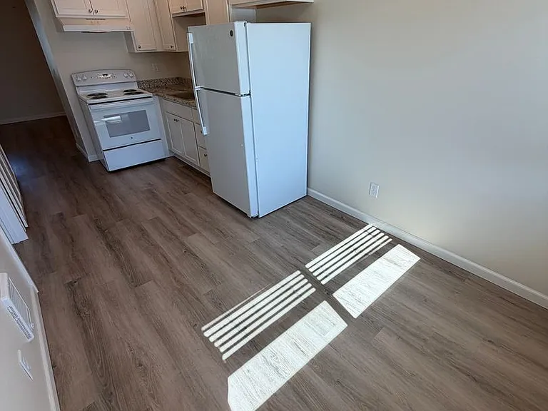 2215 Elm St SW — Photo 9