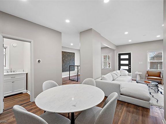 3rd image of 2109 Murray Hill Rd APT 1