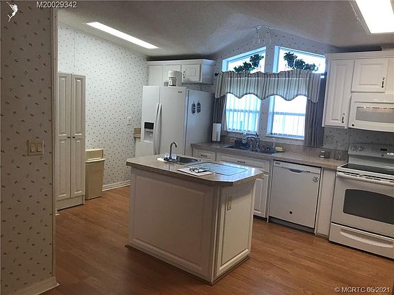 5th image of 14477 SW Golf Club Dr