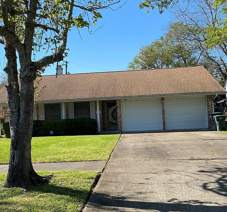 1st image of 3933 Lakeshore Dr