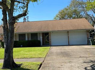3933 Lakeshore Dr, Port Arthur, TX 77642