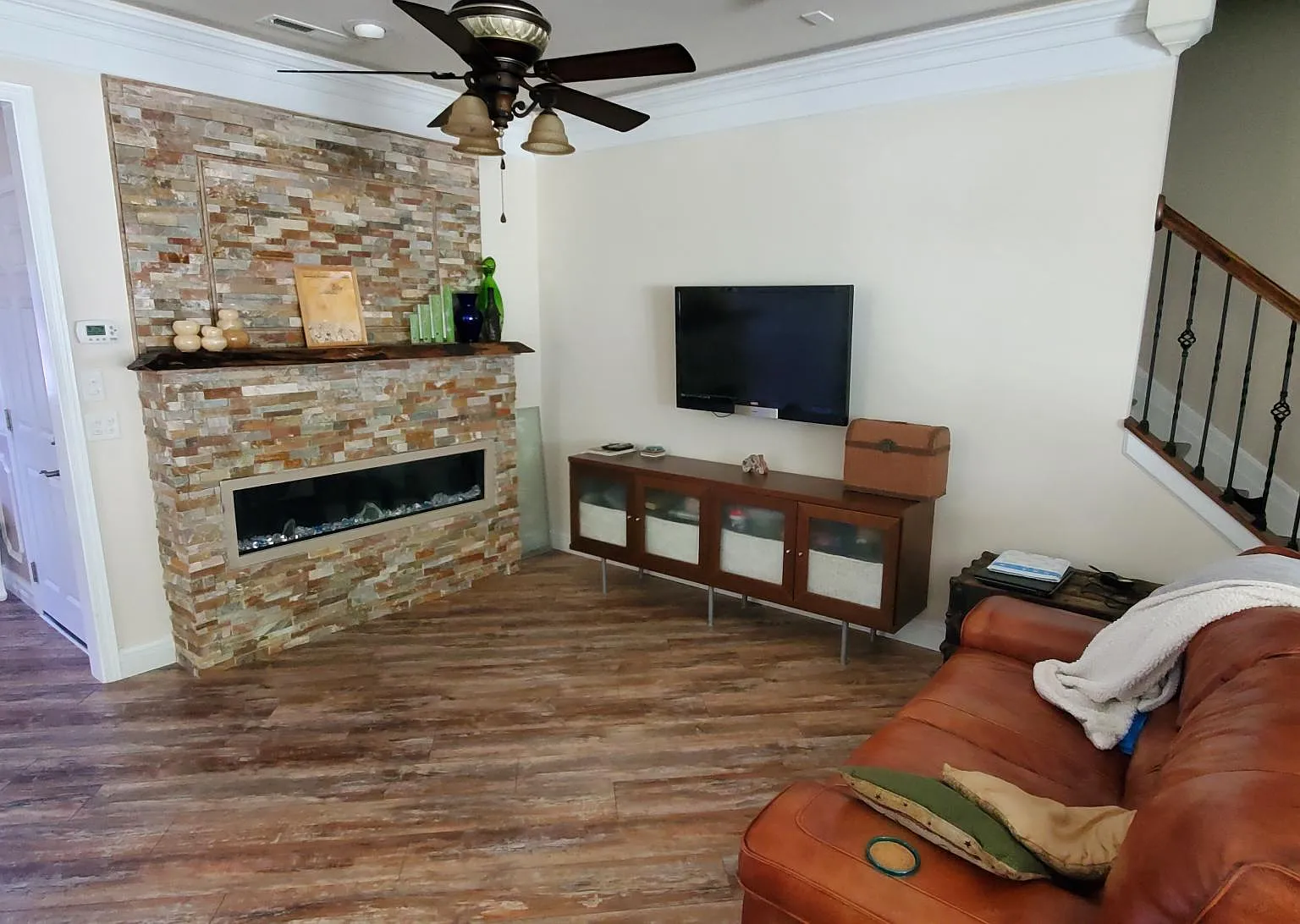3 bed, 2.5 bath, 1660 sqft, $2,550 — Photo 3