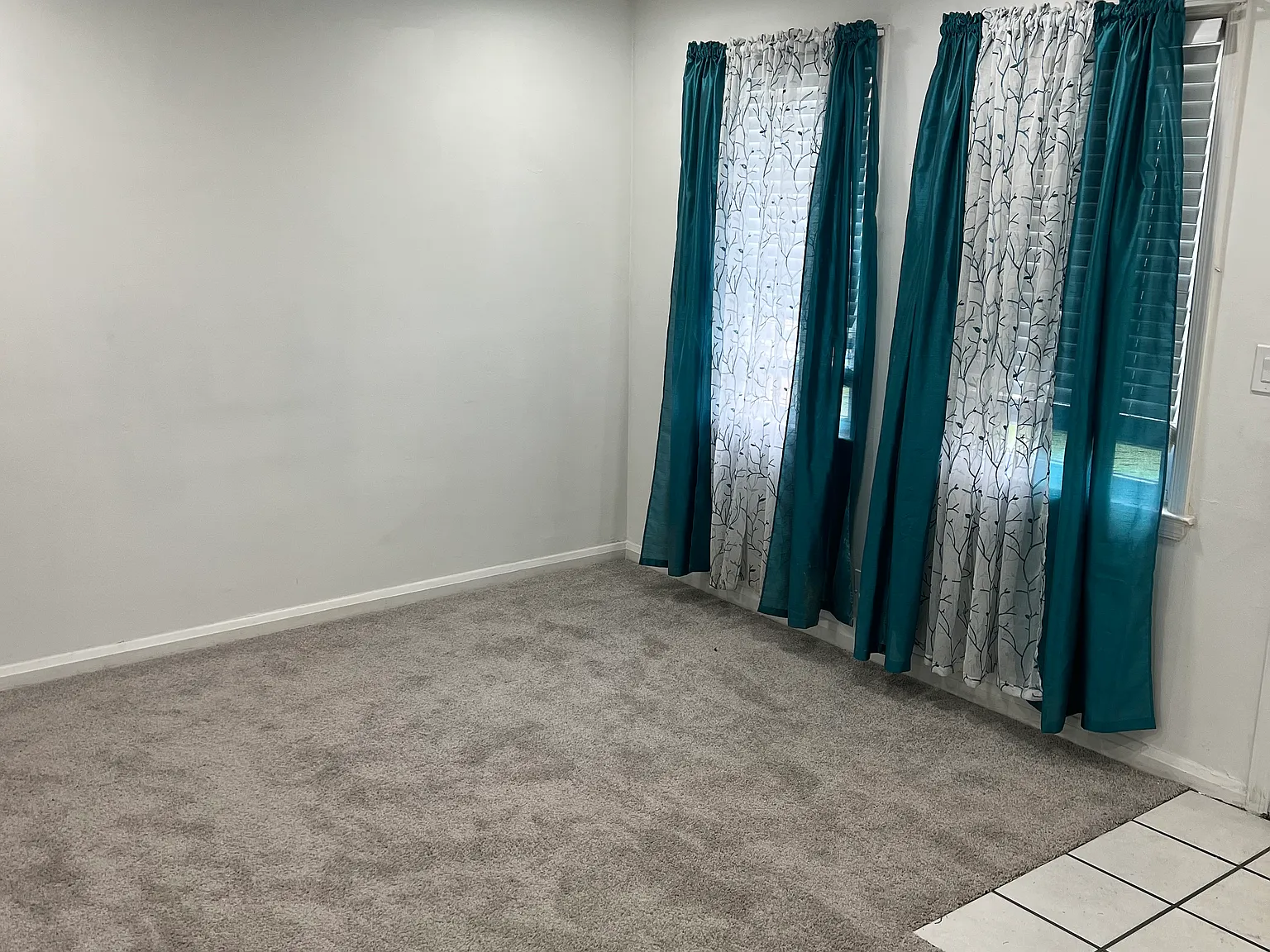 3 bed, 1.5 bath, 1144 sqft, $2,100 — Photo 2