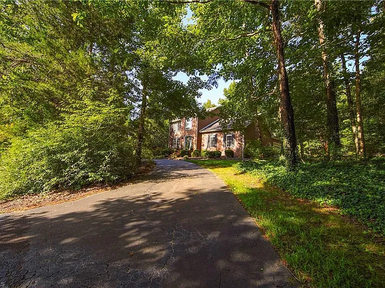 290 Gleason Ln — Photo 3