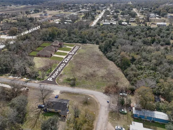 22nd St, Hempstead, TX 77445