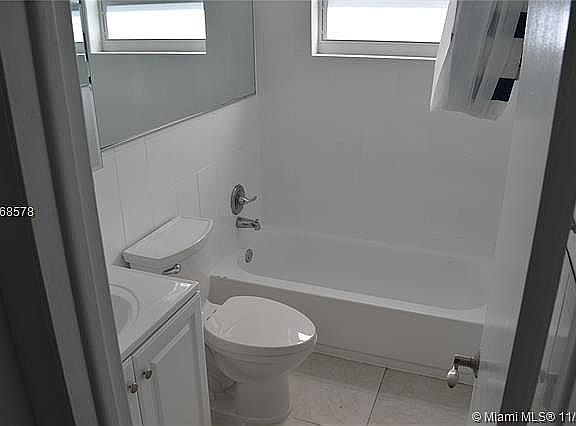 4th image of 1777 Michigan Ave APT 201