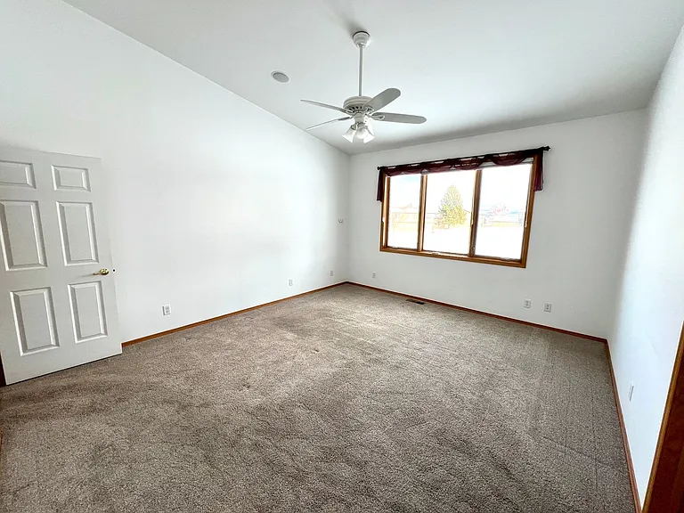 517 Burnham Pl — Photo 20