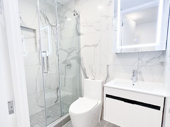 3rd image of 417 E 9th St APT 21