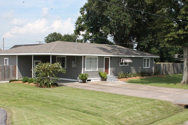 1st image of 217 Madewood Pl