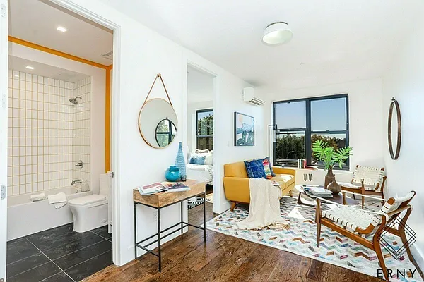 Rented by Pinn Realty | media 37