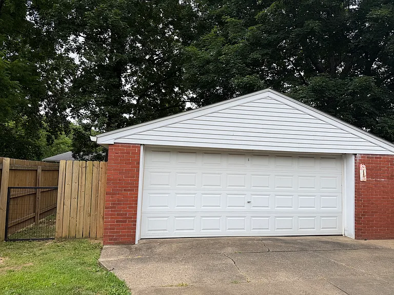 5505 Crosswood Ct — Photo 13
