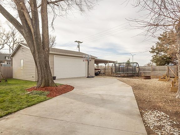 2nd image of 2086 Highland Ave