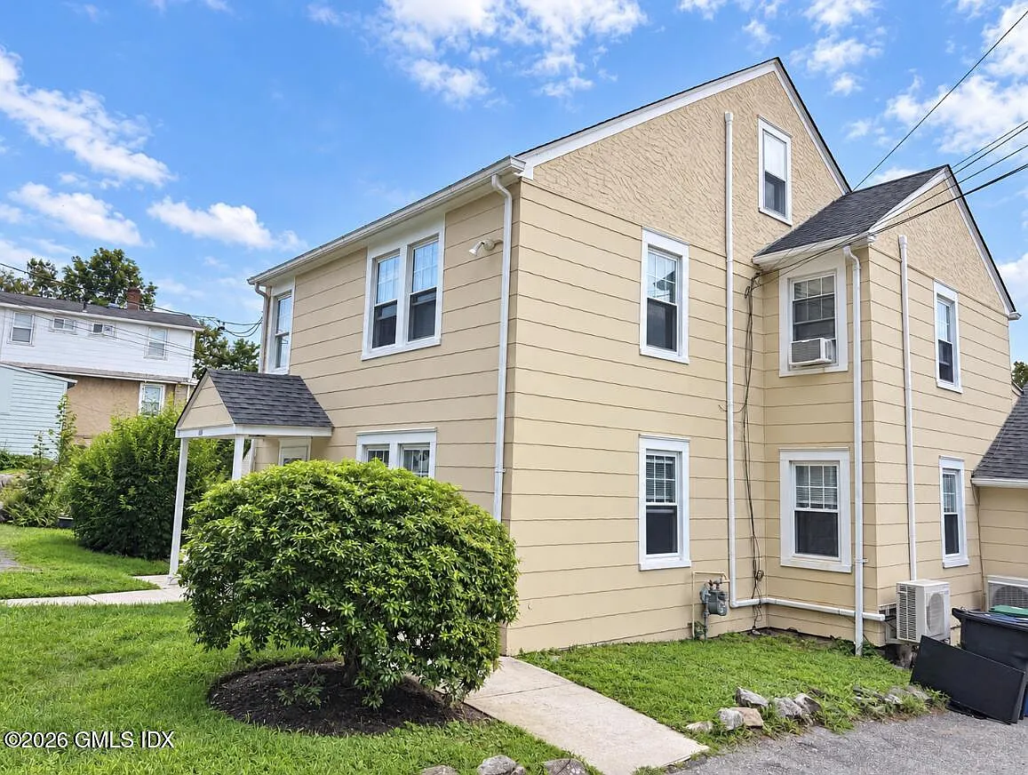 3 bed, 2.0 bath, 1600 sqft, $5,750 — Photo 1