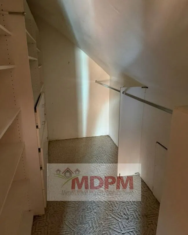 3 bed, 1045 sqft, $1,150 — Photo 3