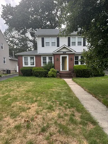 734 Greenwood Rd Photo 1