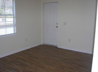 403 Rogers Lake Rd E, Kannapolis, NC 28083