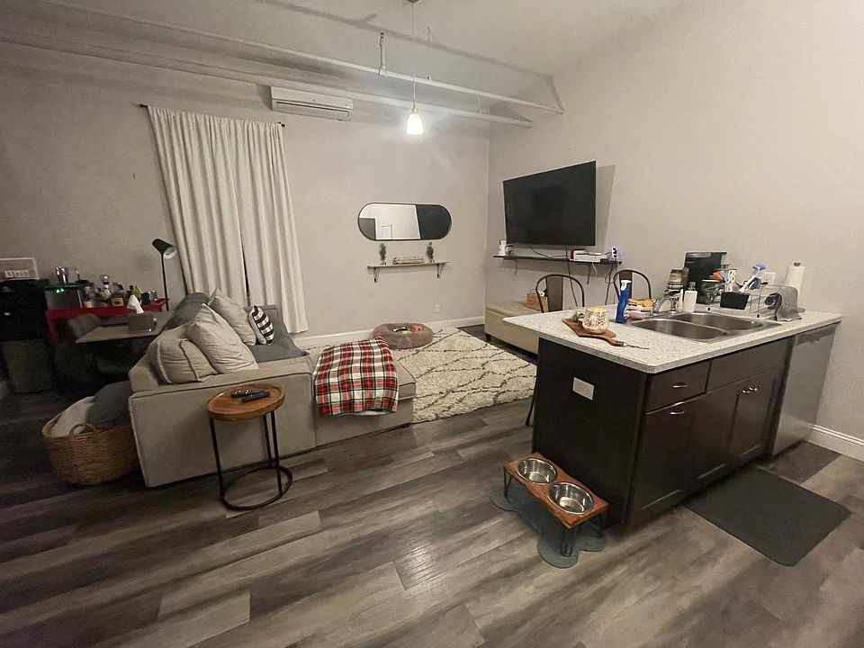 37 W Broad St Pawcatuck CT Zillow